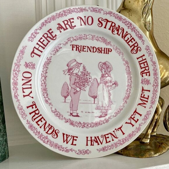 1980s Friendship Ceramic Plate Japan Red Pink “No Strangers Here” Valentine Gift - Picture 1 of 5